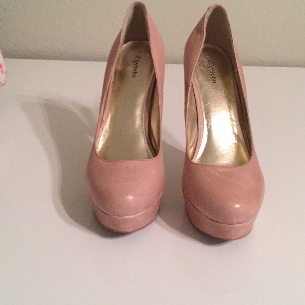 Nude Pumps
